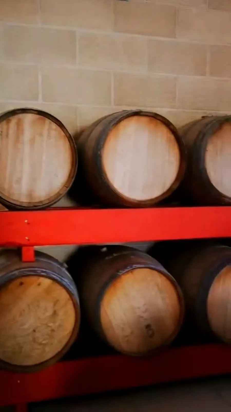 Chai à barriques du château Laffitte à Yvrac, lieu d'une réception de prestige servie par Chez Anna